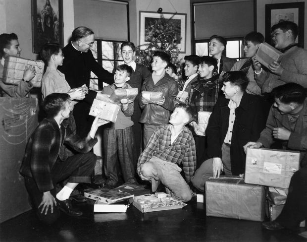 Christmas morning 1946.jpg